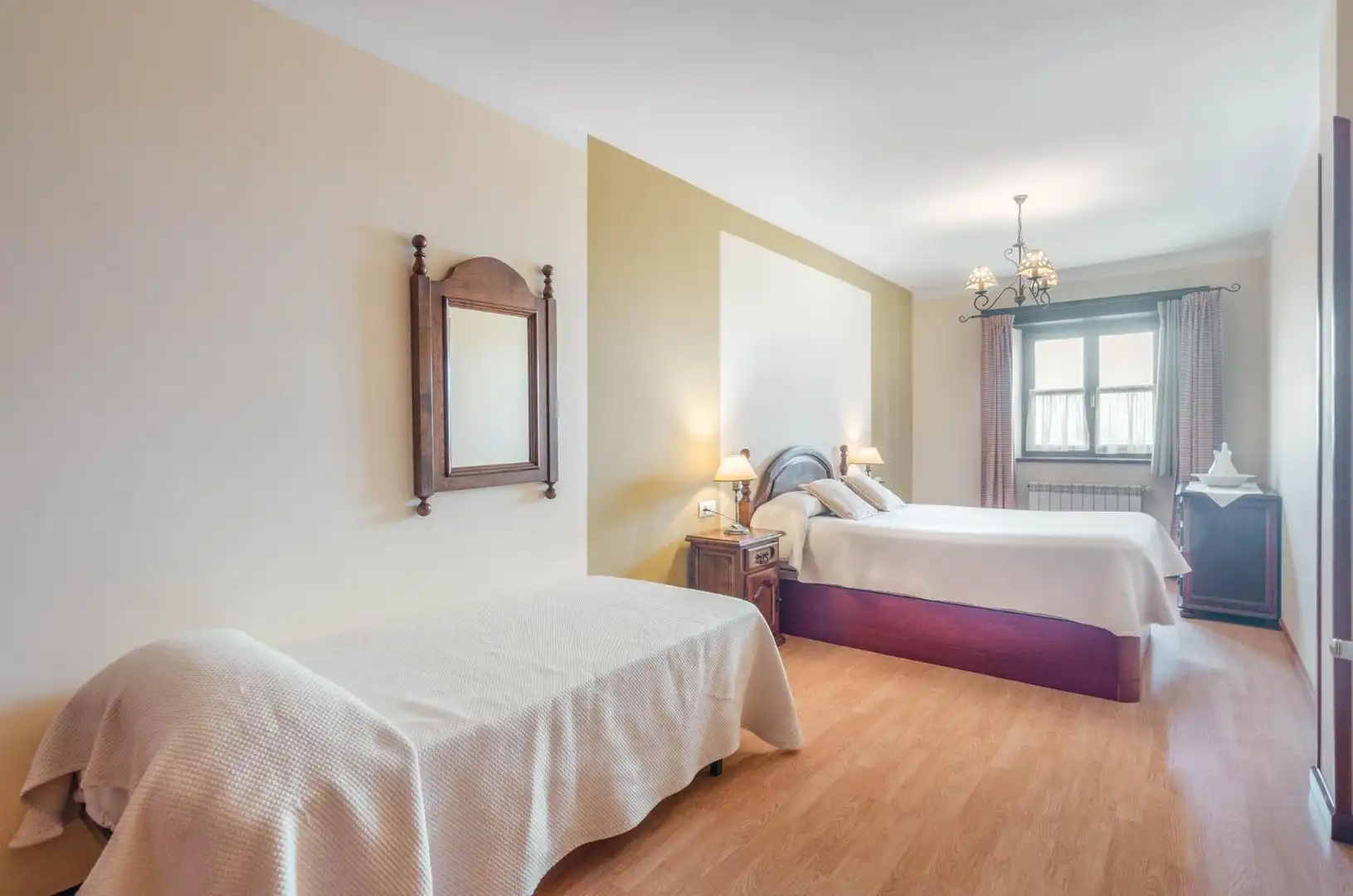 Habitación de Edificio en venta en Parres, Asturias