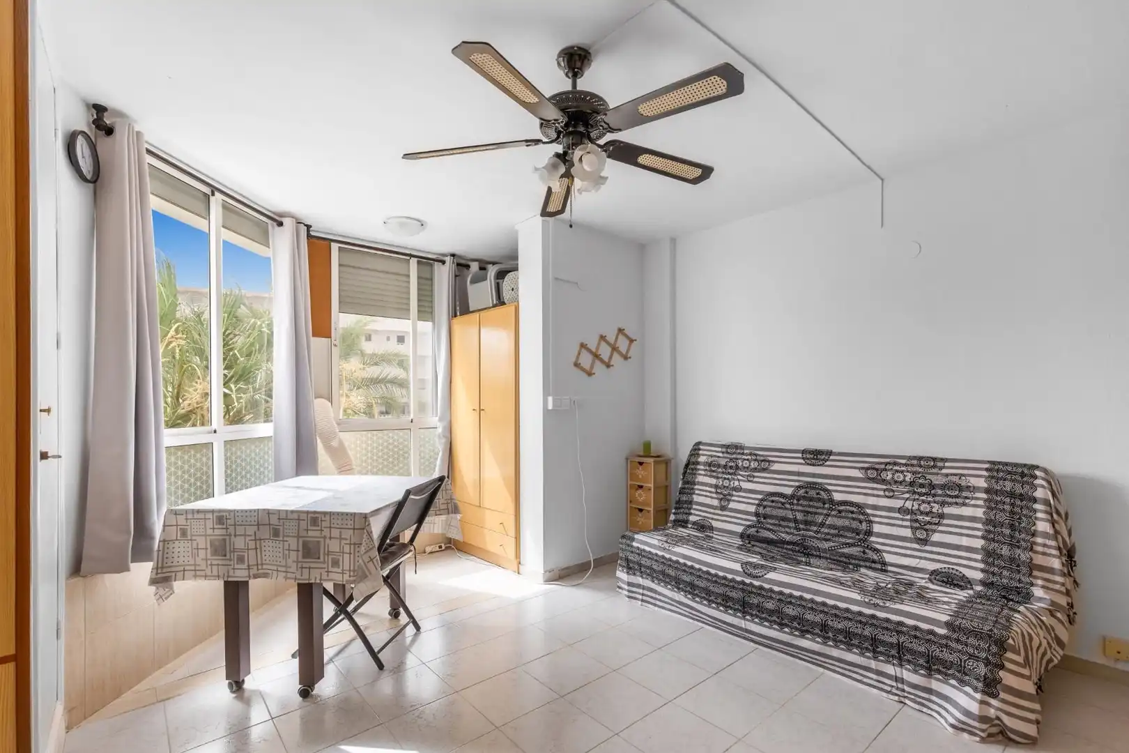 Schlafzimmer von Wohnung zum Verkauf in Torrevieja mit Möbliert und Gemeinschaftspool
