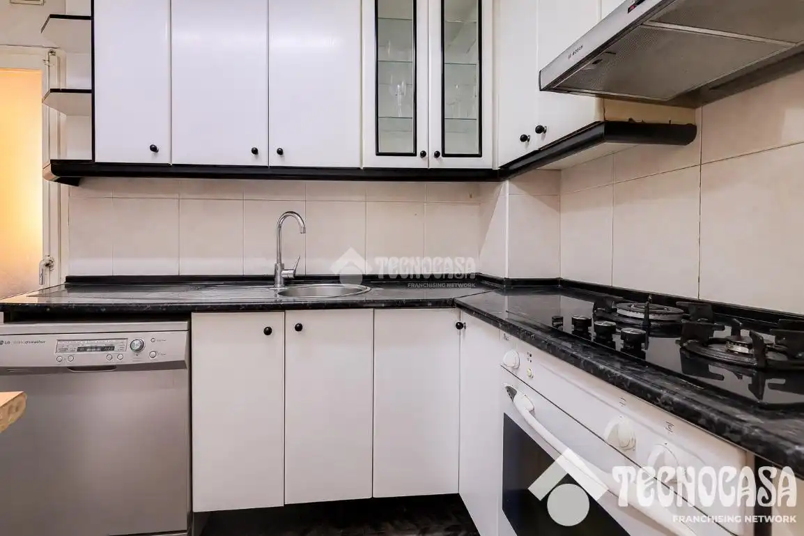 Küche von Wohnung zum Verkauf in Sud