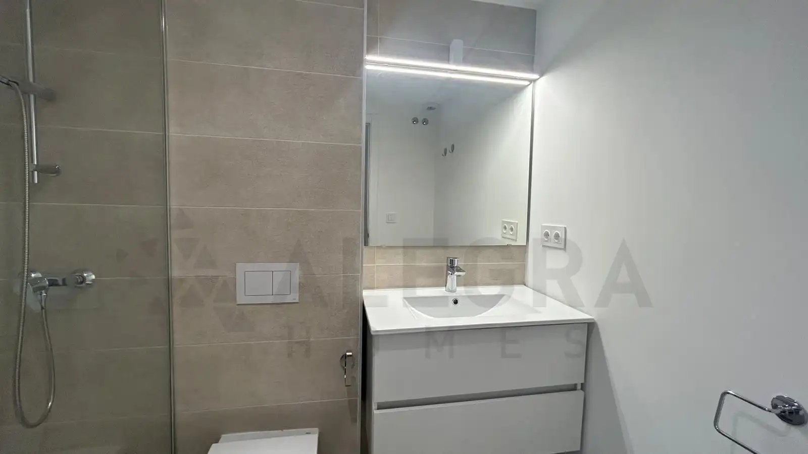 Bathroom of Flat for rent in Jerez de la Frontera  with Air Conditioner, Private garden and Community pool