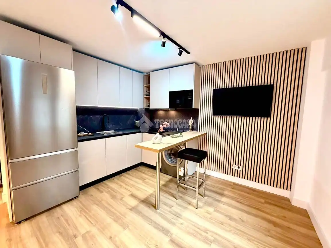 Cocina de Piso en venta en Santander con Calefacción, Parquet y Amueblado