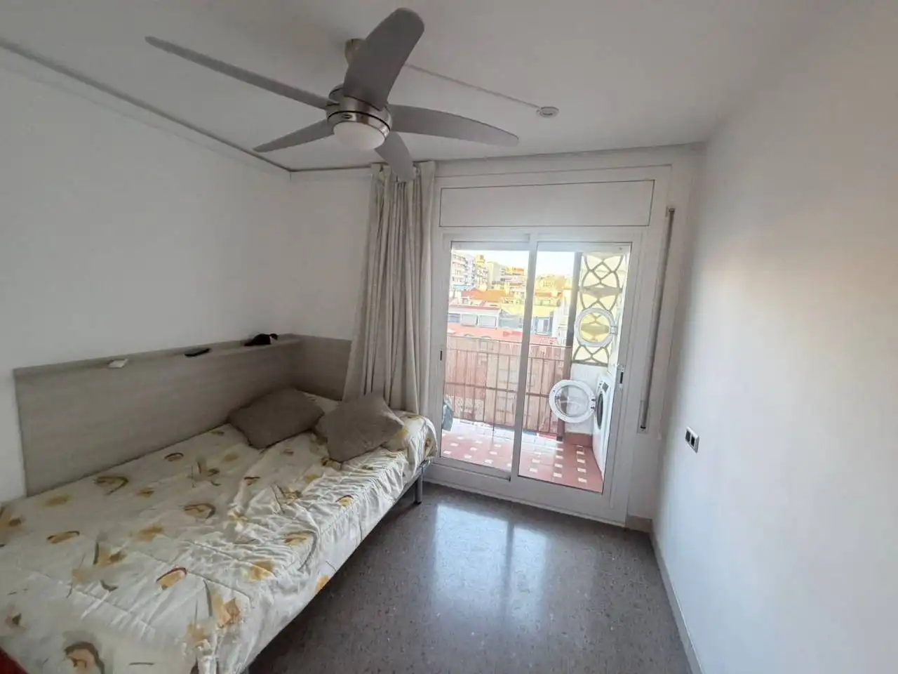 Habitación de Piso en venta en Terrassa con Aire acondicionado, Calefacción y Terraza