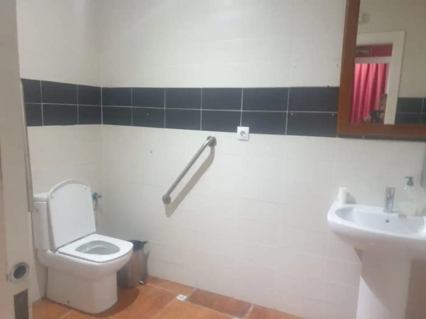 Baño de Local en venta en Salou con Aire acondicionado y Amueblado