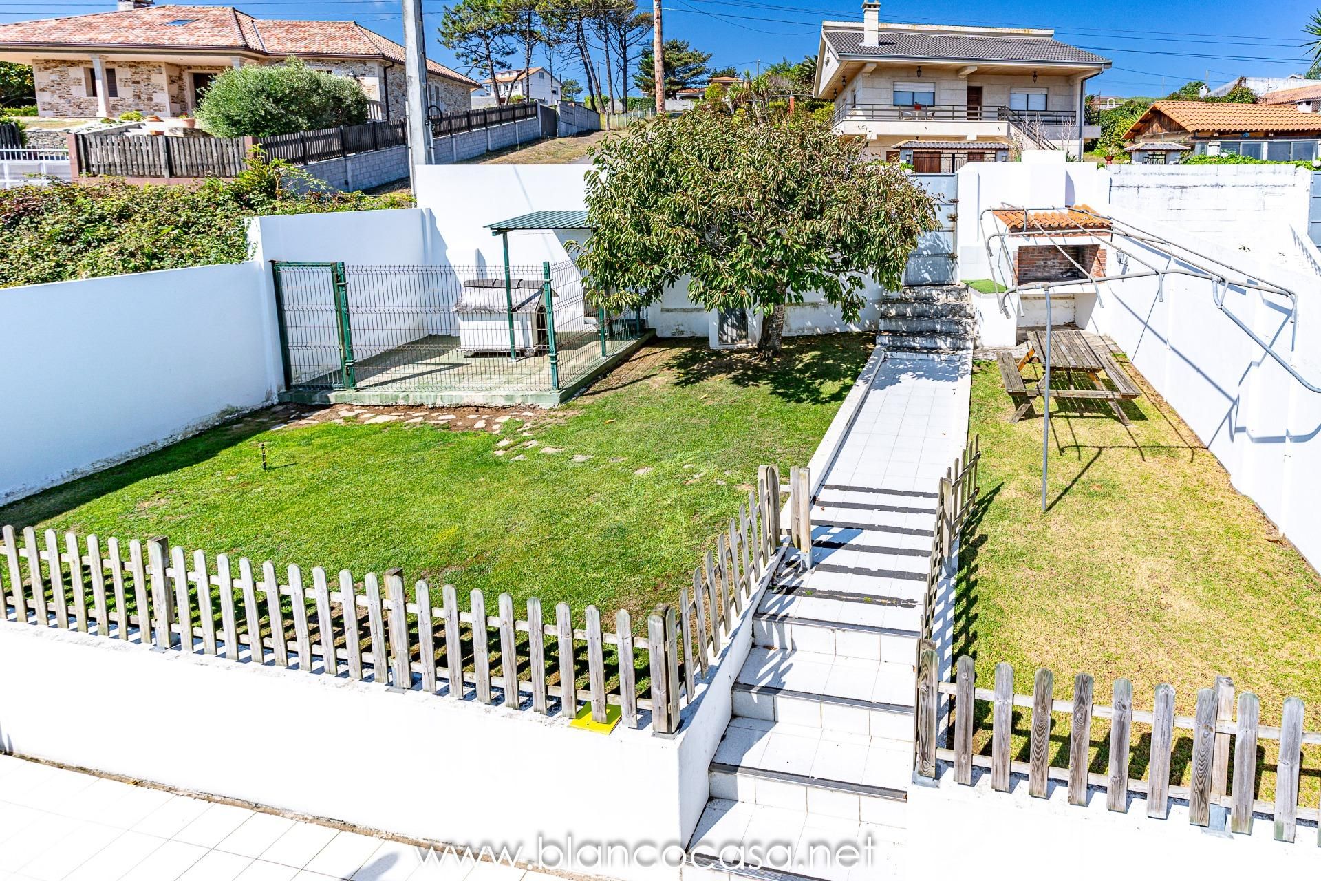 Jardí de Casa o xalet en venda en Malpica de Bergantiños amb Calefacció, Jardí privat i Terrassa