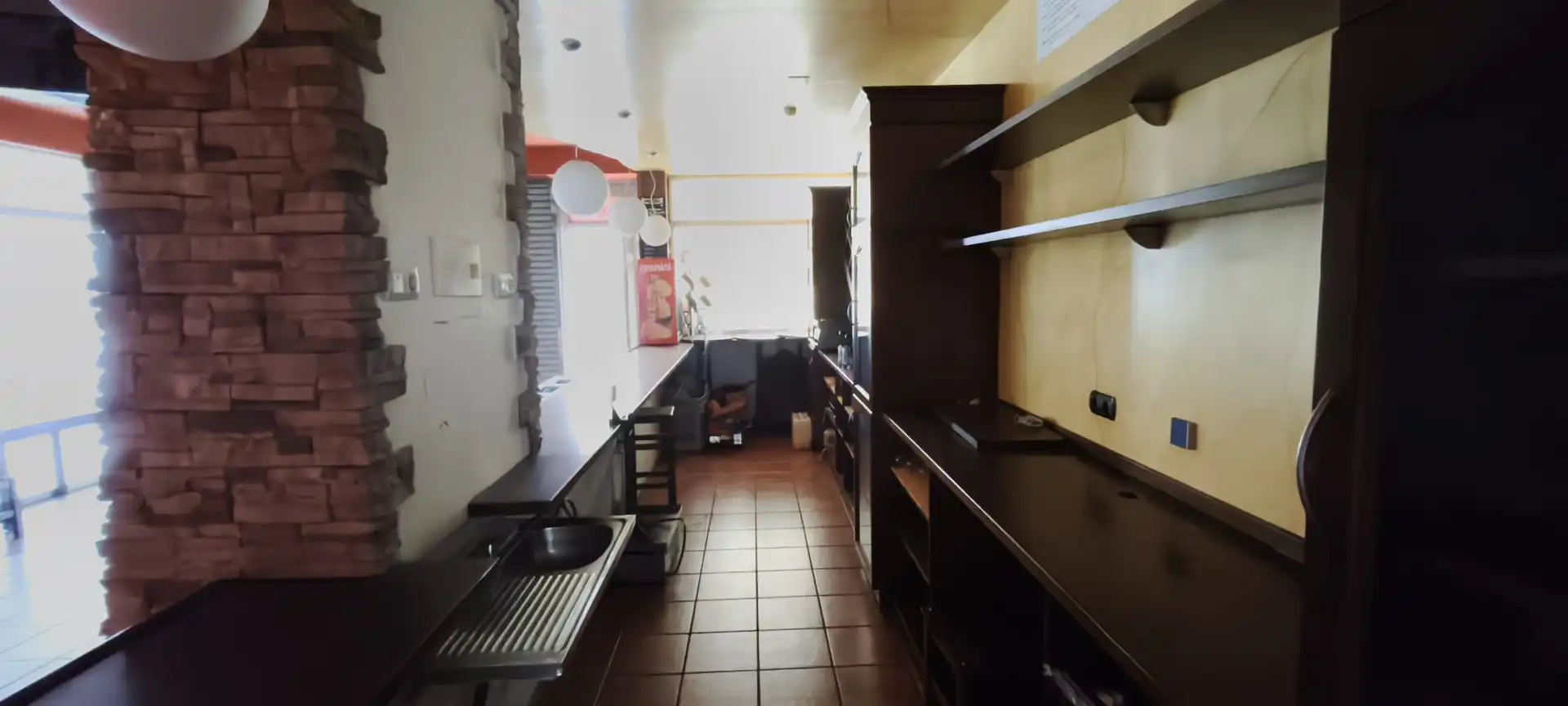 Cocina de Local de alquiler en Brión con Aire acondicionado y Amueblado
