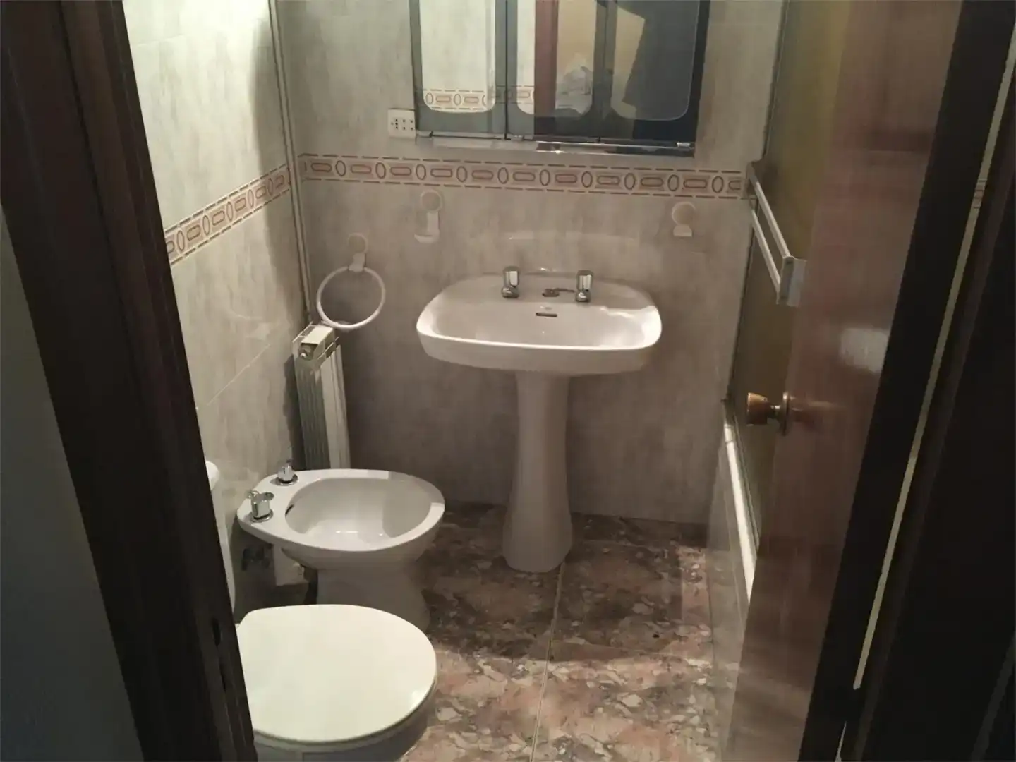 Baño de Piso en venta en Castuera con Aire acondicionado, Horno y Balcón