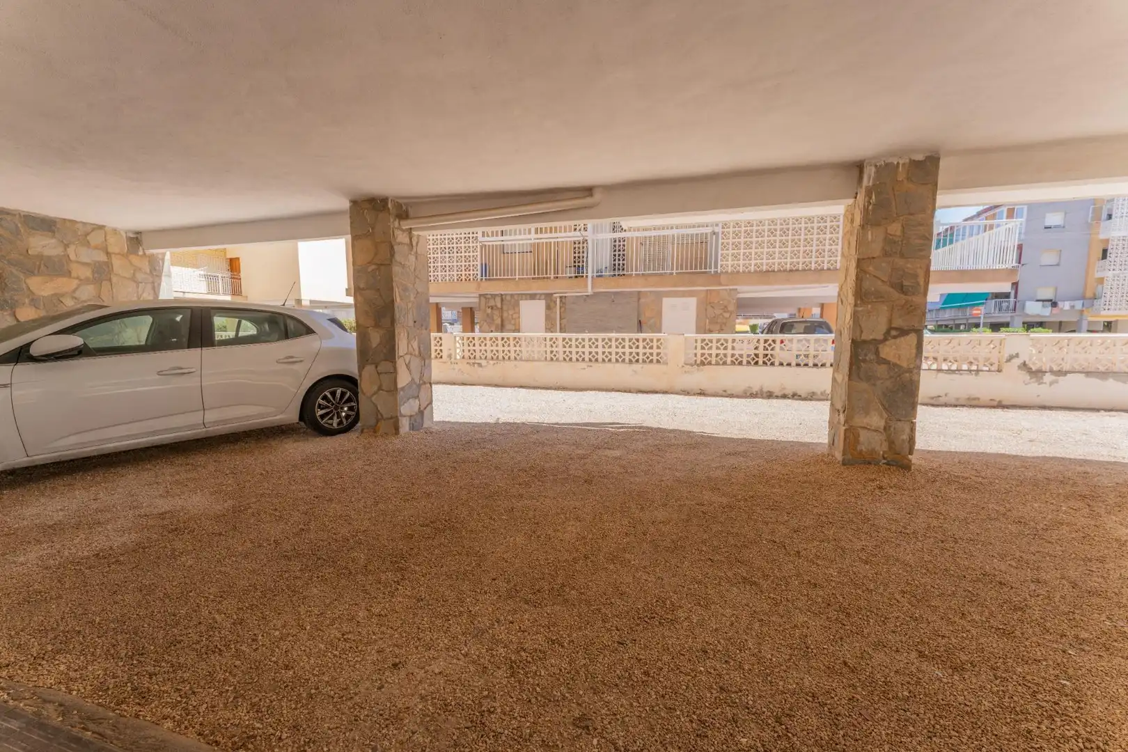 Parking de Piso de alquiler en Santa Pola con Aire acondicionado, Terraza y Amueblado
