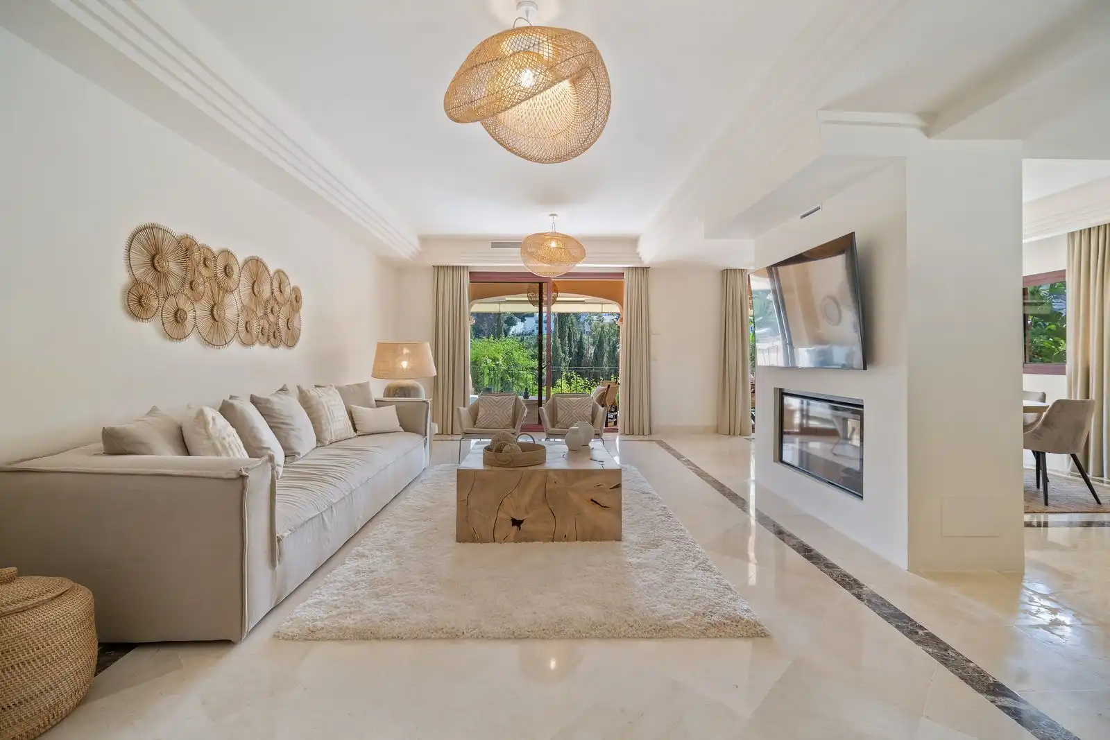 Maison jumelée avec terrasse à vendre à Calle Vasari 11