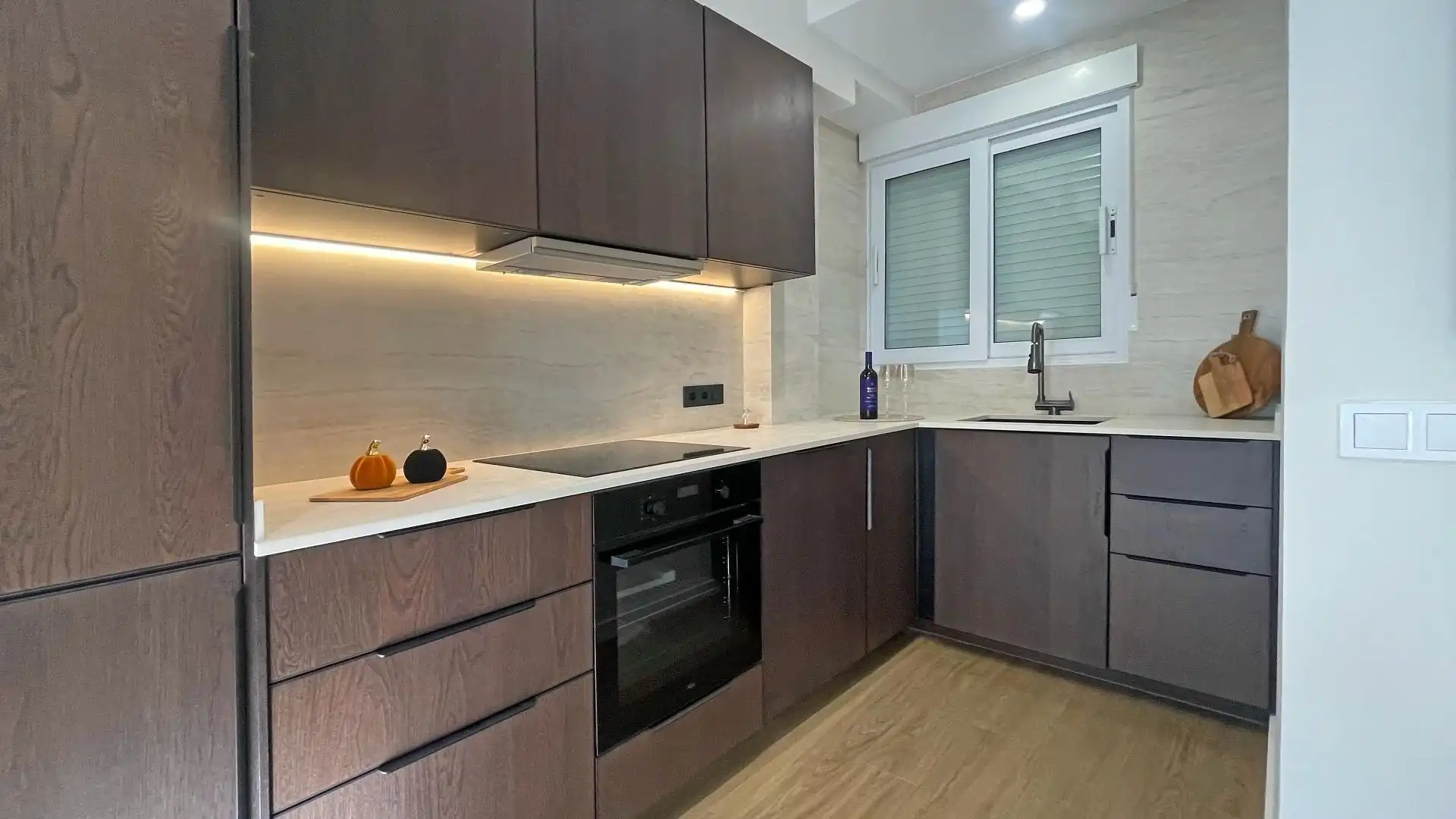 Küche von Wohnung zum Verkauf in Valencia mit Klimaanlage und Terrasse
