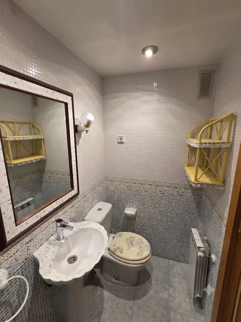 Baño de Piso en venta en Madrid con Aire acondicionado, Calefacción y Amueblado