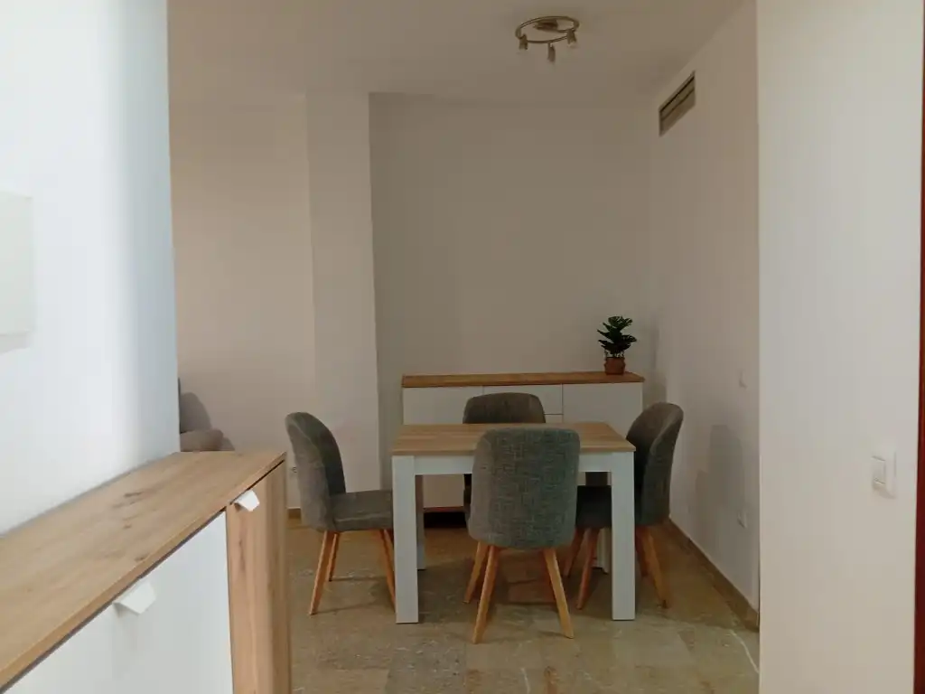 Apartament de lloguer a Calle Torres Naharro, La Estación