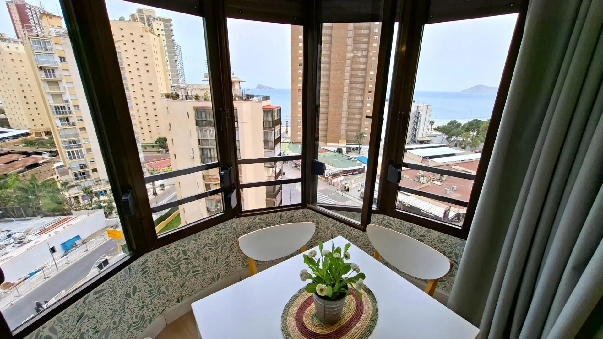 Bedroom of Apartments for sale in Benidorm  with Heating, Furnished and Community pool
