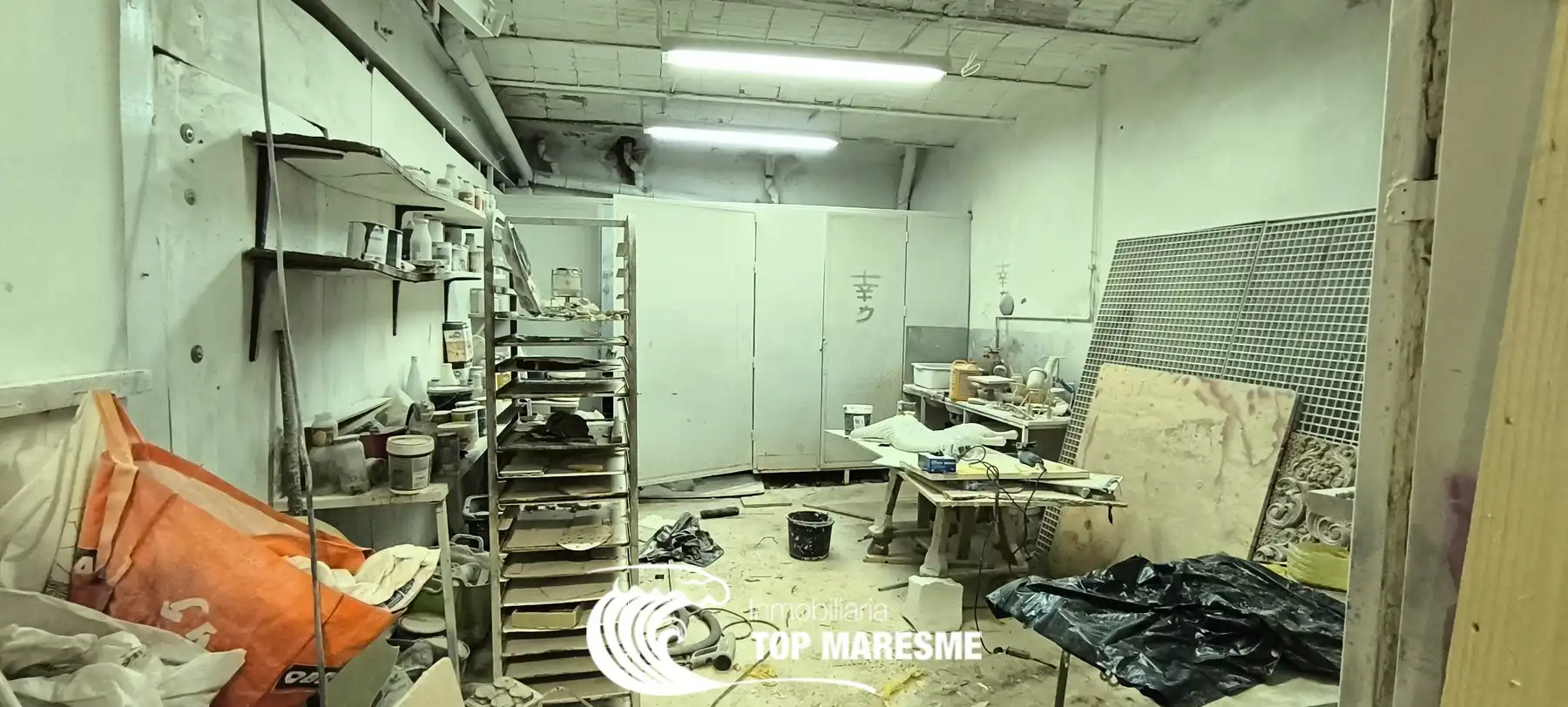 Nau industrial en venda en Badalona