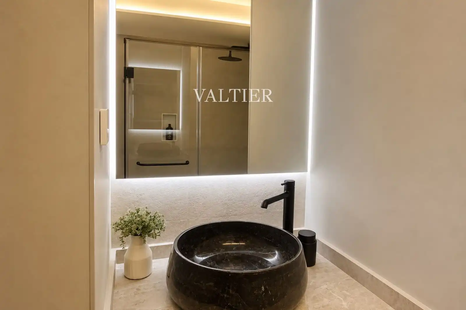 Bathroom of Flat for rent in Madrid  with Air Conditioner and Furnished