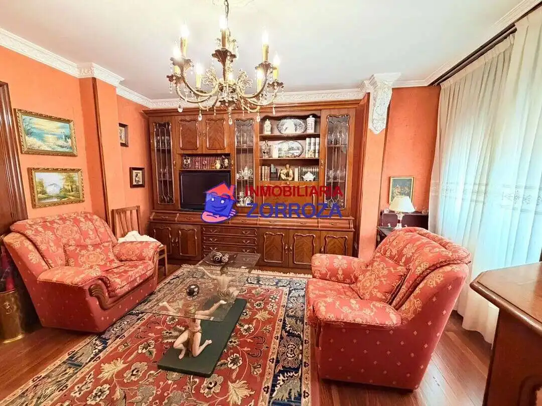 Sala de estar de Piso en venta en Bilbao  con Calefacción, Jardín privado y Amueblado