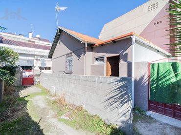 Casa pareada en venta en Calle Narciso Martínez Cabezas