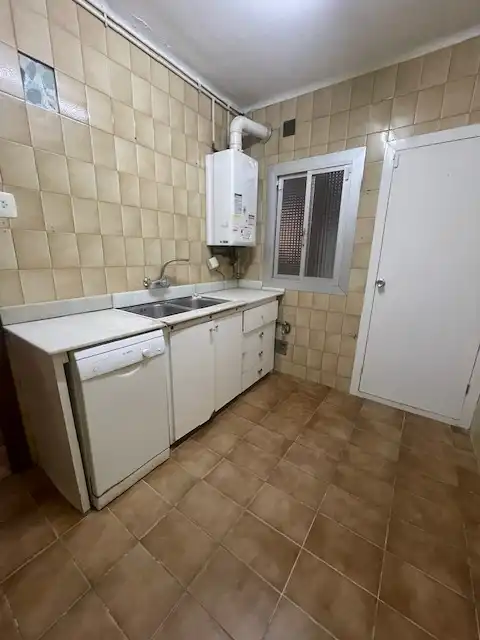 Cuina de Pis en venda en Badalona amb Aire condicionat, Calefacció i Balcó