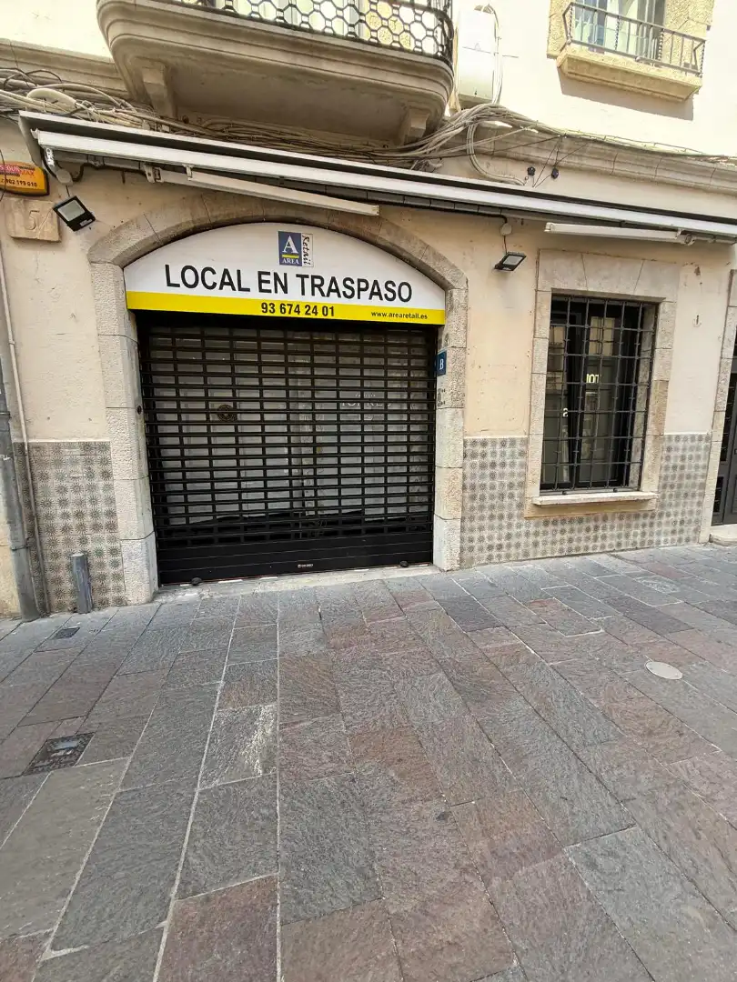 Local comercial en traspàs a Carrer de Santiago Rusiñol