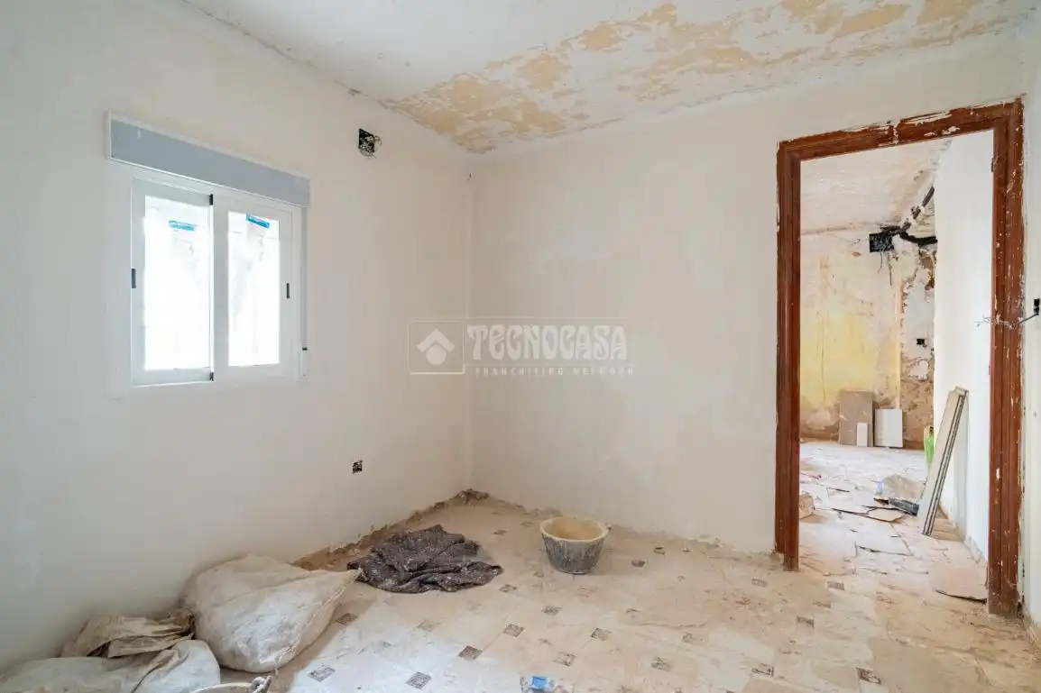 Flat for sale in Granada
