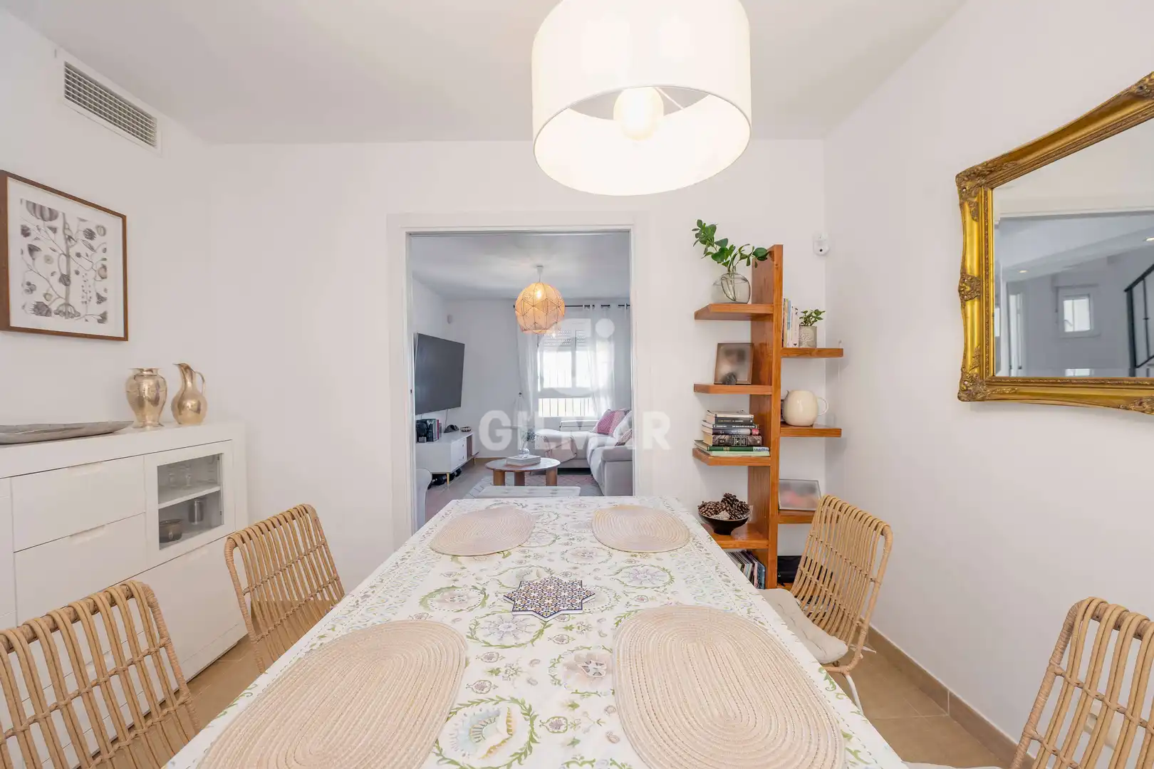 Esszimmer von Einfamilien-Reihenhaus zum Verkauf in Tarifa mit Heizung, Privatgarten und Schwimmbad