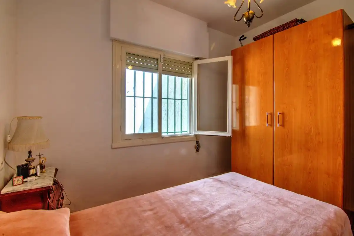 Dormitori de Casa o xalet en venda en Alicante / Alacant amb Aire condicionat, Calefacció i Jardí privat