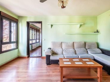 Piso con piscina en venta en Dehesa – El Soto