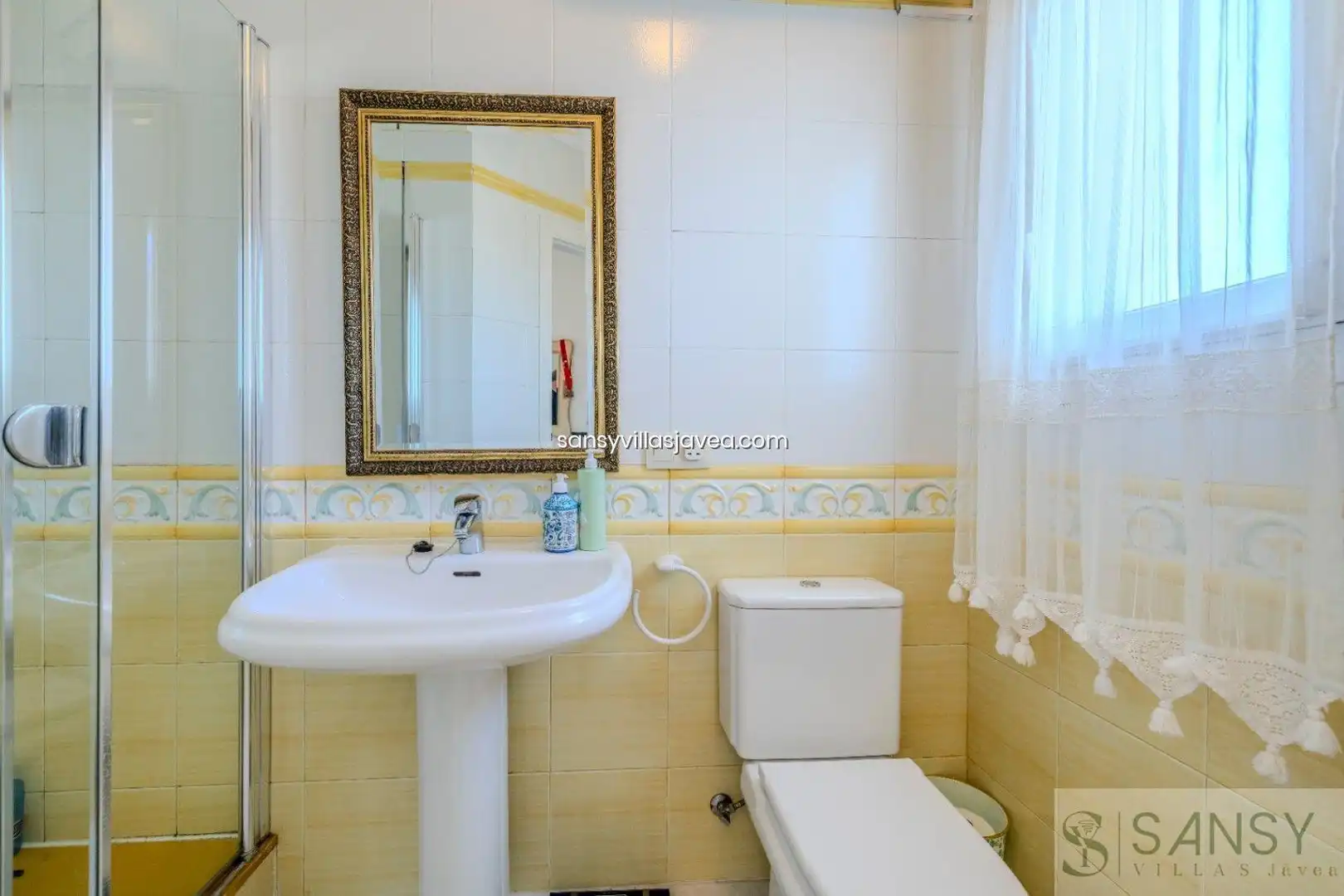 Bathroom of Houses for sale in Jávea / Xàbia  with Air Conditioner and Storage room