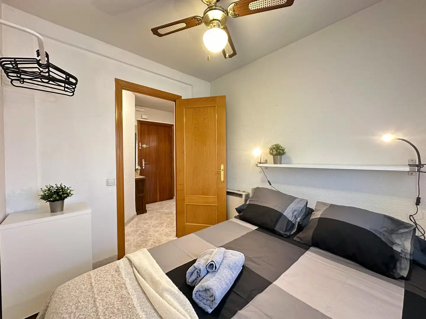 Schlafzimmer von Wohnung zur Miete in Madrid mit Heizung, Privatgarten und Möbliert