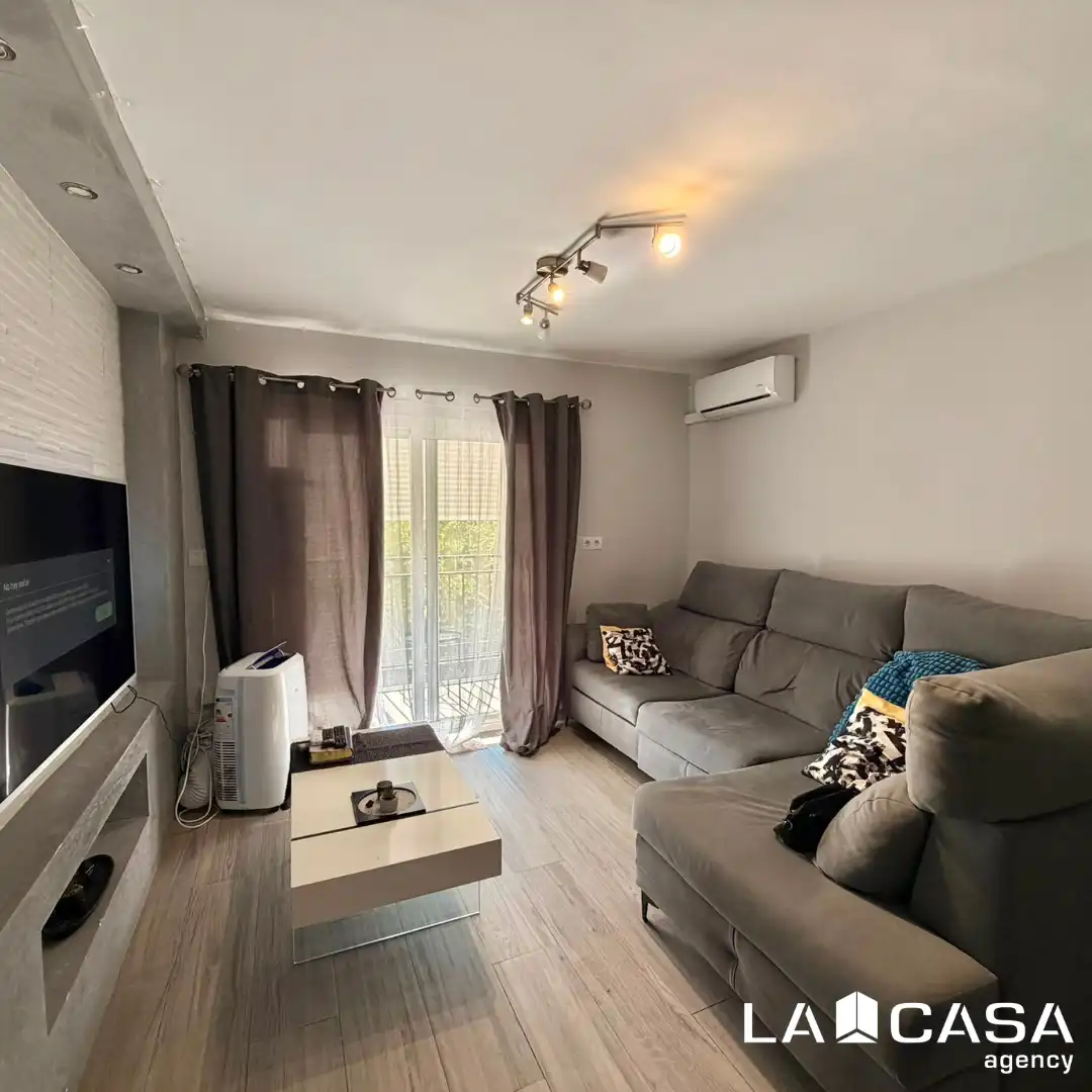 Living room of Flat for sale in Sevilla  with Heating and Terrace