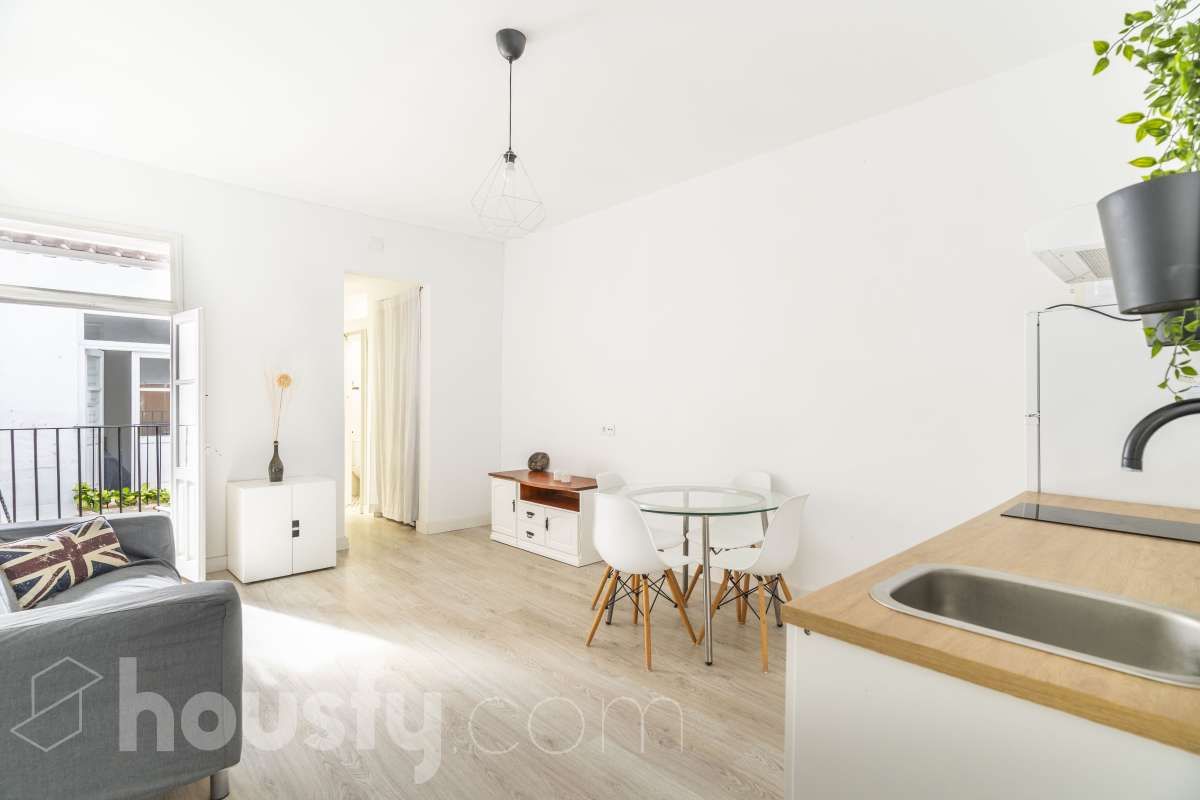 Flat to rent in Carrer de Lepant, Ensanche - Parque del Oeste