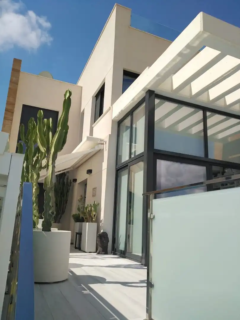 Terrassa de Casa o xalet en venda en Orihuela amb Aire condicionat, Terrassa i Piscina