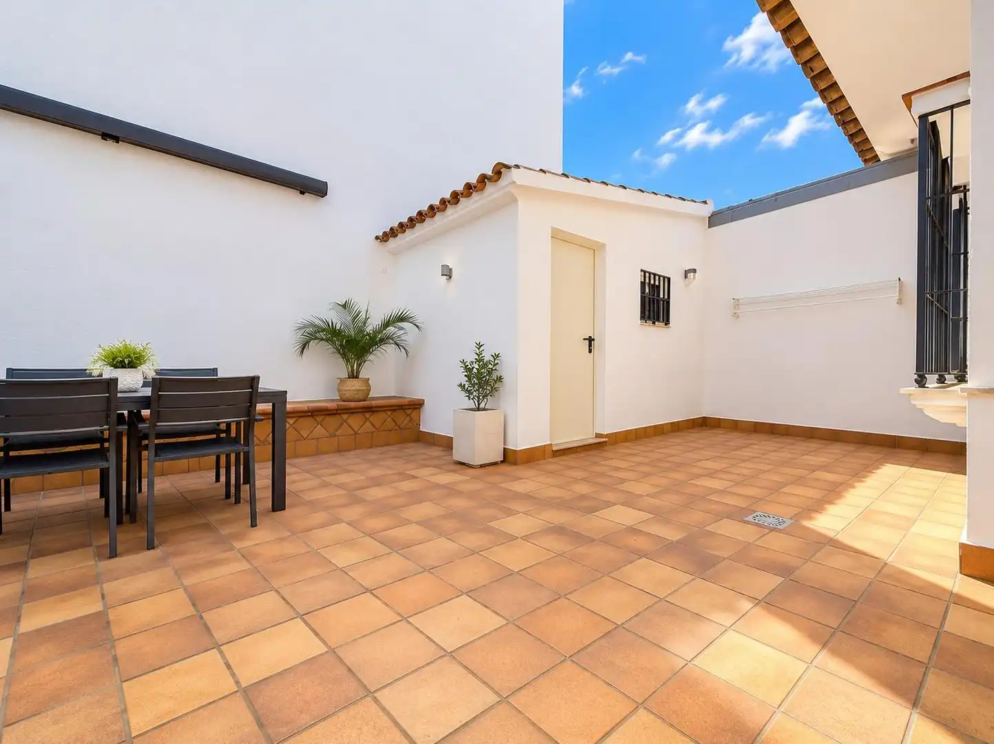 Casa aparellada amb terrassa en venda a Calle Calle Flamenco, imagen 5