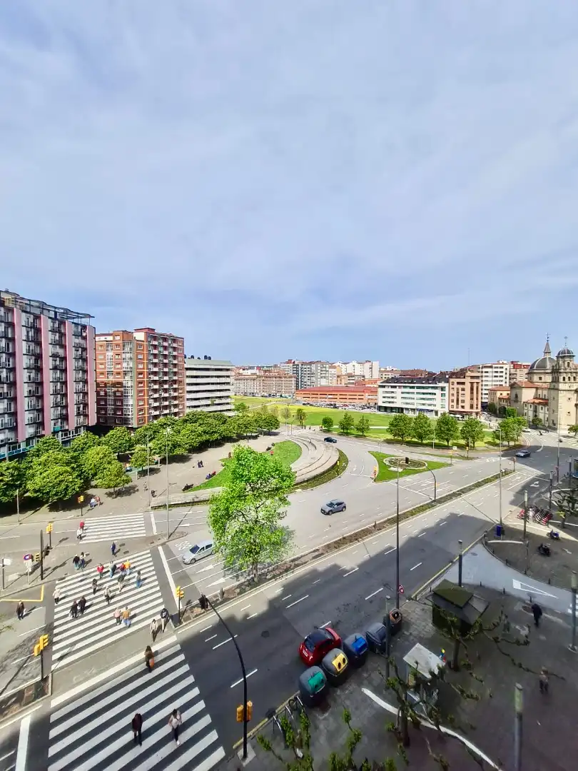 Vista exterior de Piso en venta en Gijón  con Parquet y Amueblado