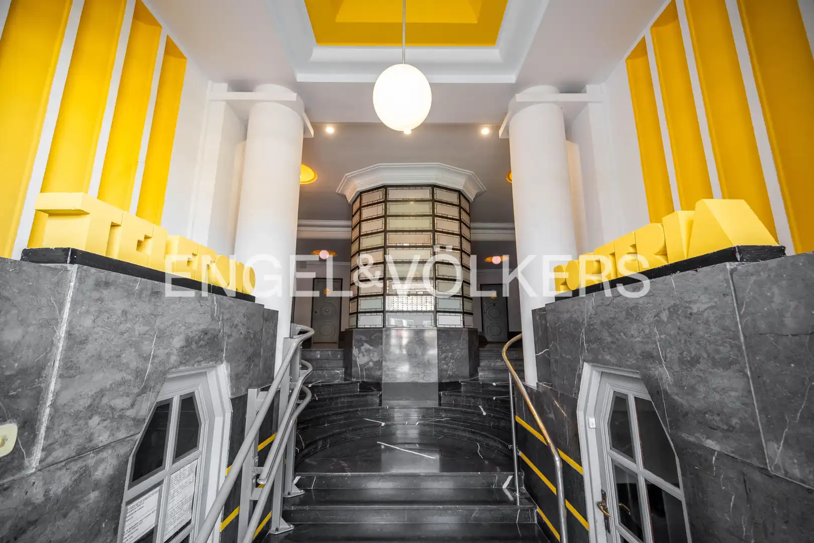 Study for rent in Donostia - San Sebastián   with Heating, Terrace and Furnished