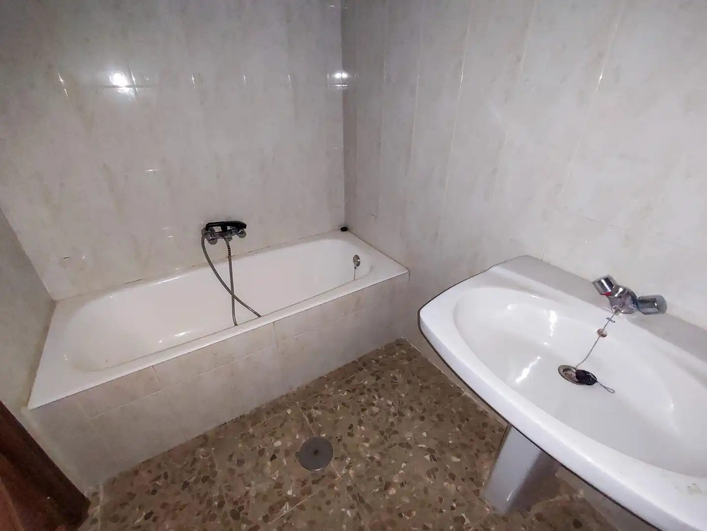 Bathroom of Flat for sale in Argamasilla de Calatrava  with Air Conditioner, Heating and Storage room