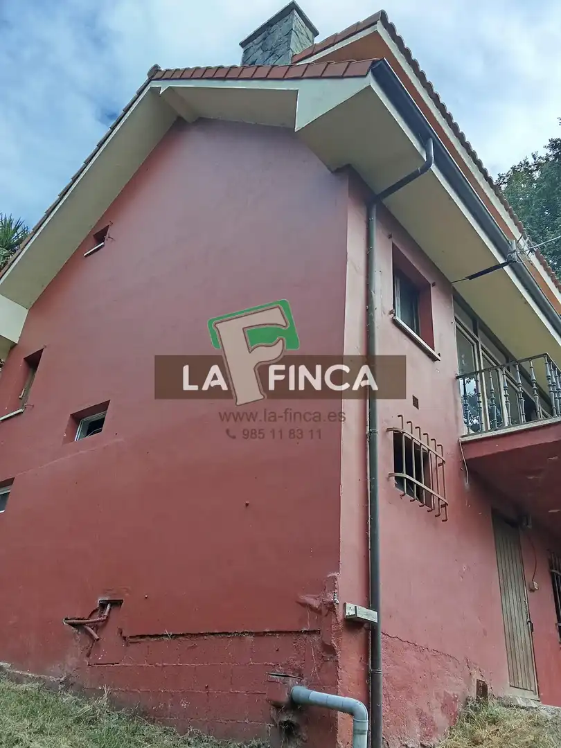 Vista exterior de Casa o chalet en venta en Noreña con Calefacción, Terraza y Trastero