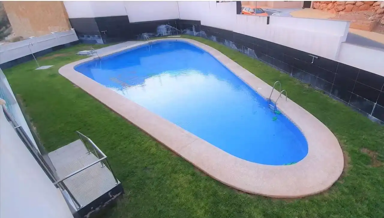 Schwimmbecken von Wohnungen zur Miete in La Envía