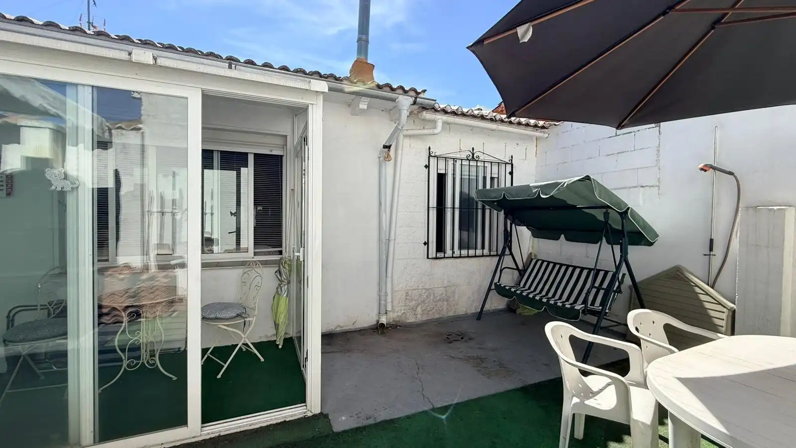 Vista exterior de Casa o xalet en venda en Zarzuela del Pinar amb Calefacció i Moblat
