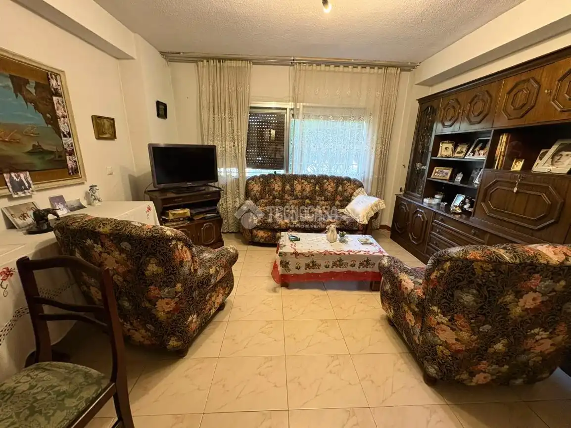 Living room of Flat for sale in Madrid  with Air Conditioner and Heating