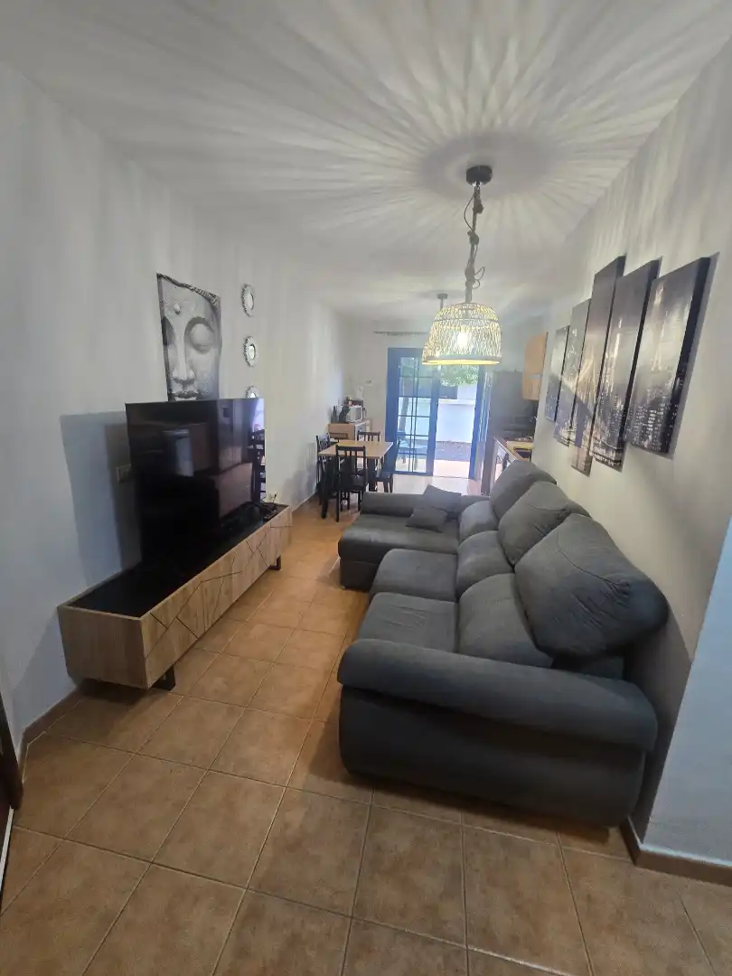 Wohnzimmer von Erdgeschoss zum Verkauf in San Miguel de Abona mit Privatgarten, Möbliert und Ofen