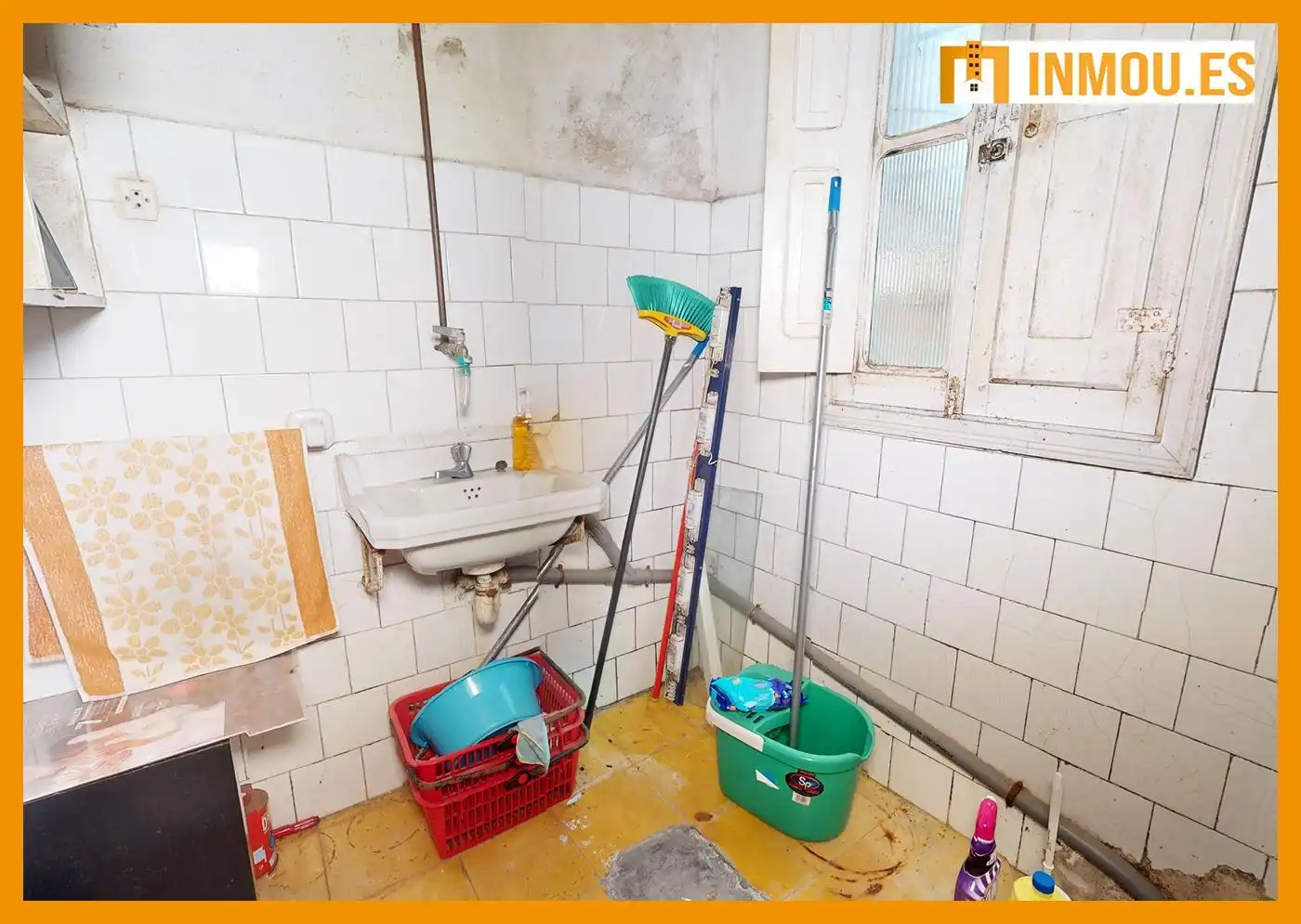 Badezimmer von Einfamilien-Reihenhaus zum Verkauf in Celanova mit Klimaanlage, Terrasse und Balkon