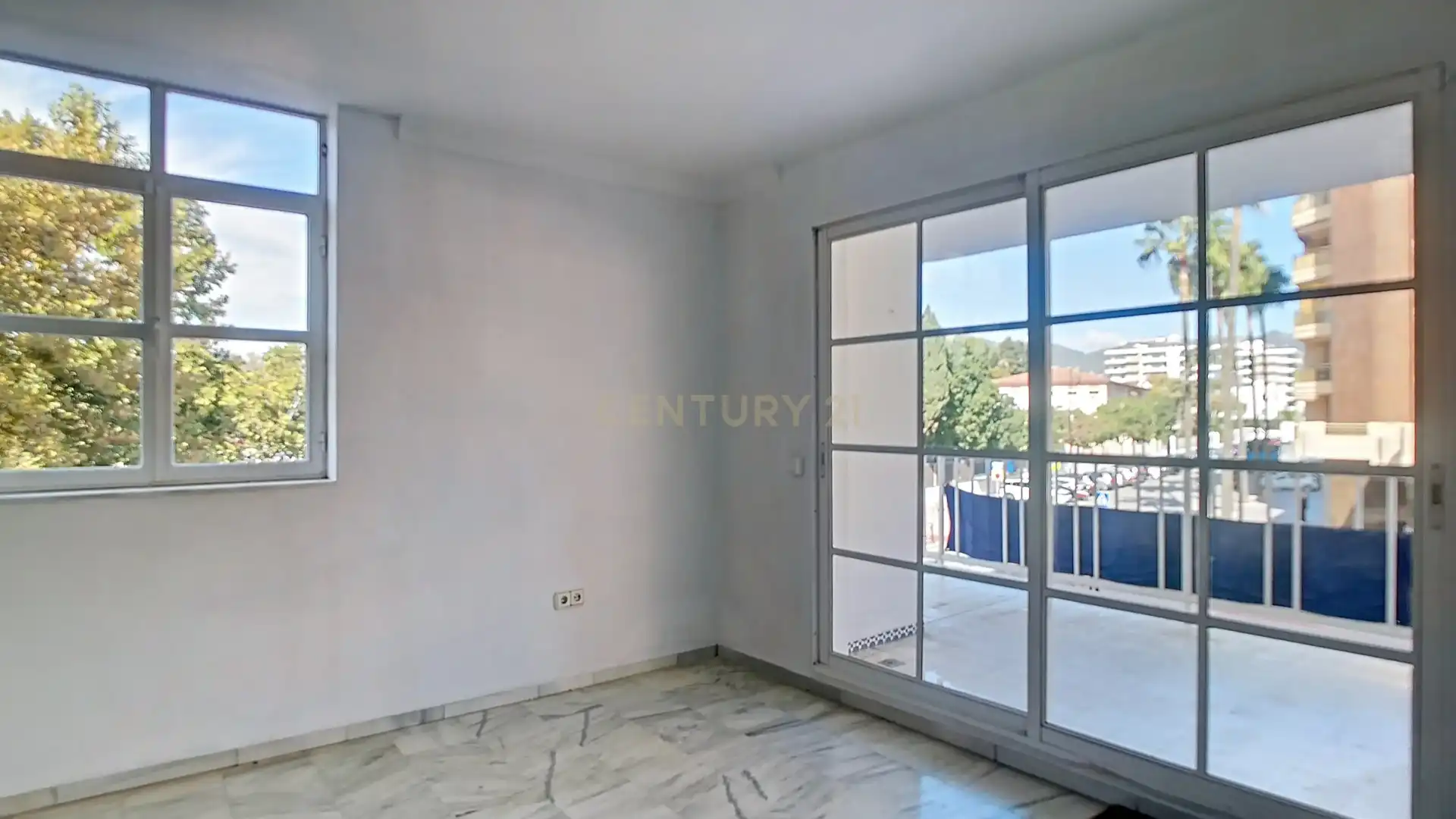 Habitación de Apartamento en venta en Fuengirola con Jardín privado, Trastero y Piscina
