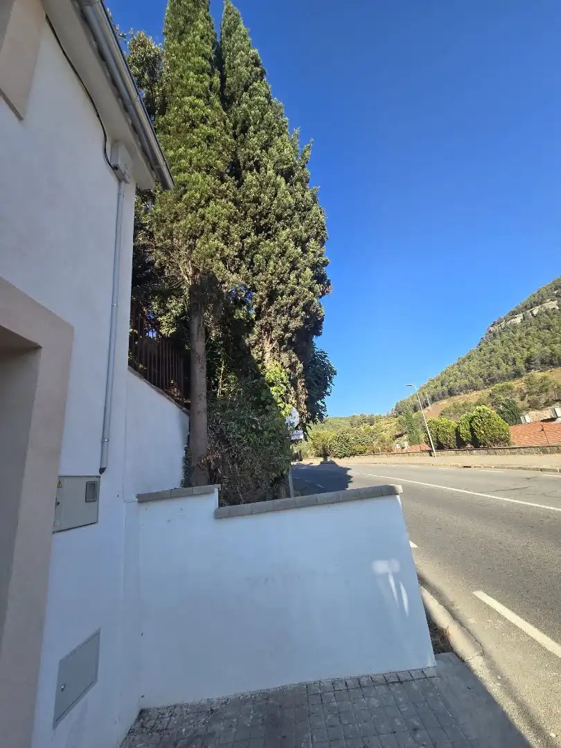 Vista exterior de Casa adosada en venda en Castellbell i el Vilar amb Aire condicionat, Calefacció i Forn
