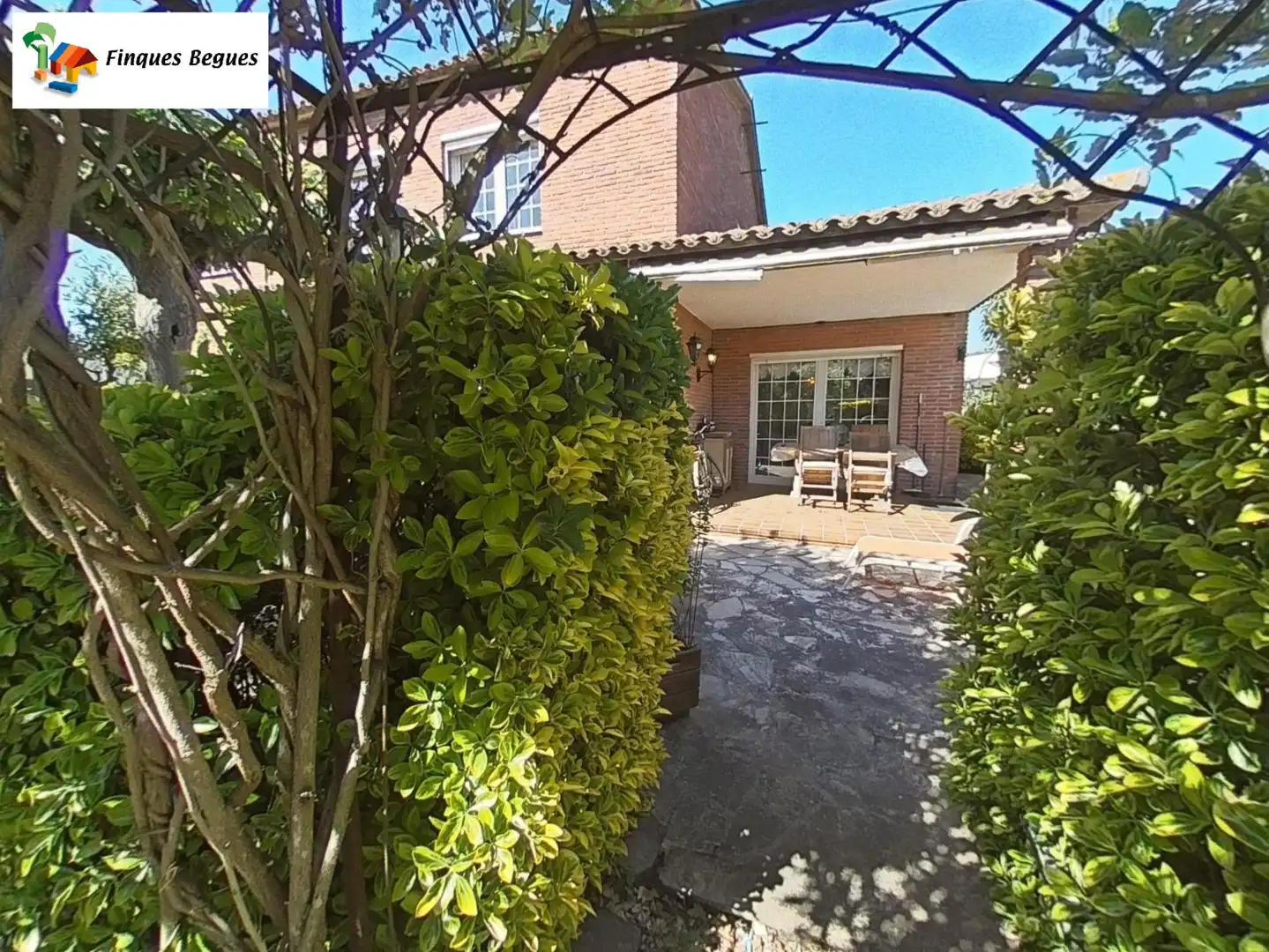 Jardín de Casa o chalet en venta en Begues con Calefacción, Jardín privado y Trastero
