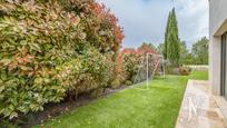 Jardí de Casa o xalet en venda en  Madrid Capital amb Aire condicionat, Calefacció i Jardí privat