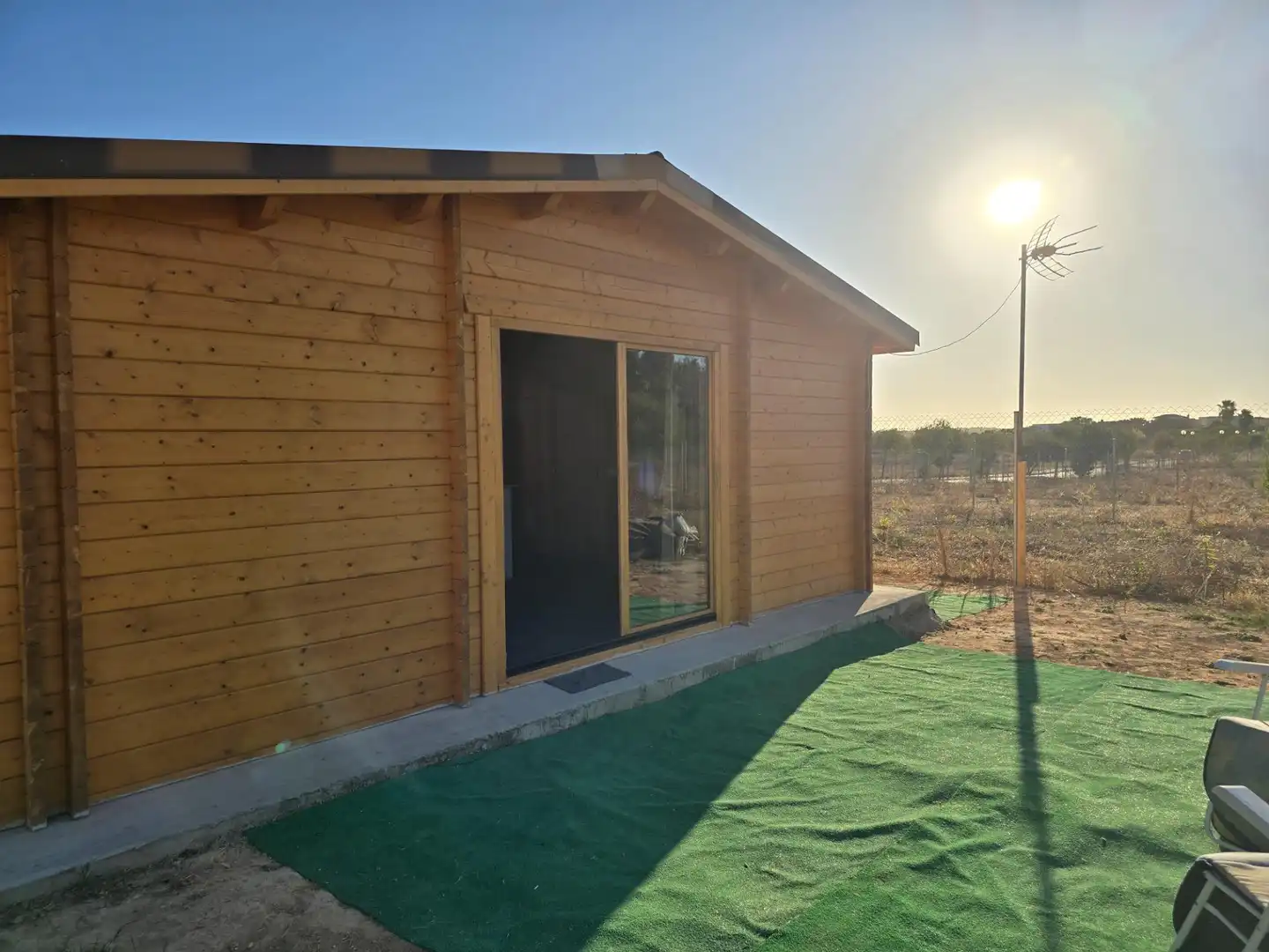Vista exterior de Casa o chalet en venta en Palomares del Río con Jardín privado