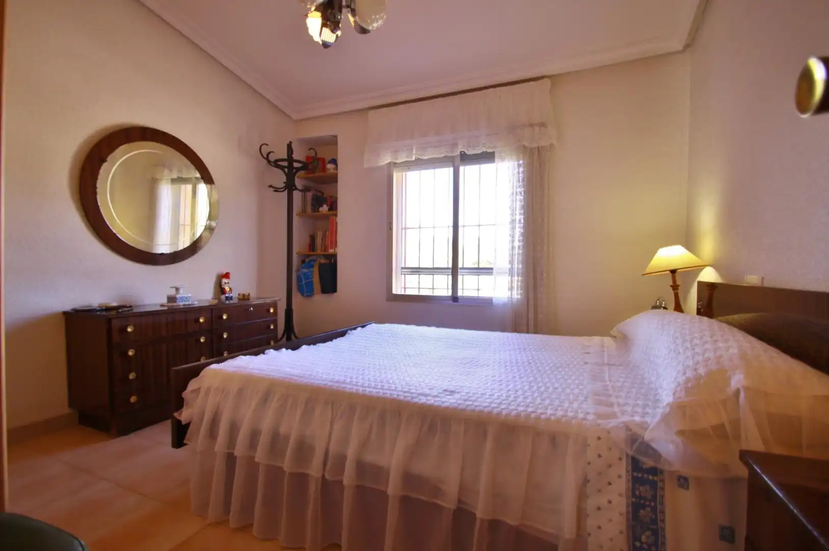 Dormitori de Casa o xalet en venda en Novelda amb Jardí privat i Piscina