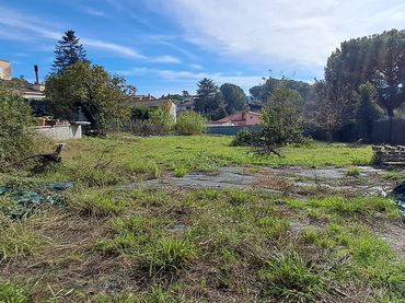 Terreny residencial en venda a Carrer Roure