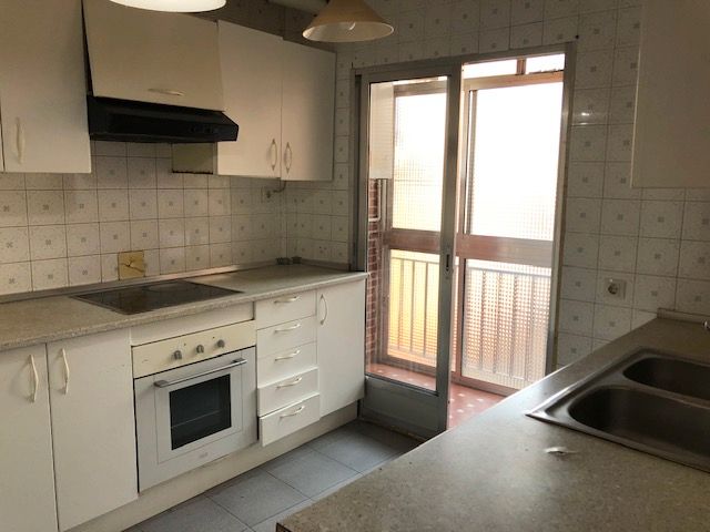 Kitchen of Flat for sale in  Madrid Capital  with Heating and Terrace