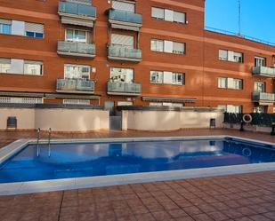 Swimming pool of Flat for sale in  Barcelona Capital  with Air Conditioner, Heating and Private garden